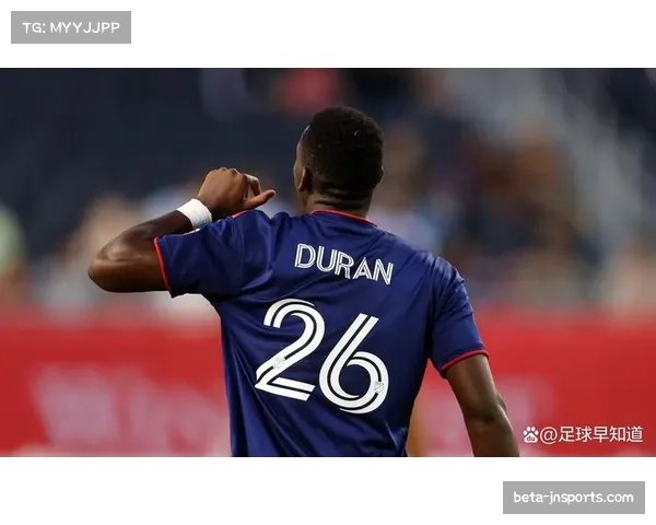 维拉前锋沃特金斯速度与跑位 成反击战术核心对决阿森纳临时防线 维拉前锋沃特金斯速度与跑位 成反击战术核心对决阿森纳临时防线